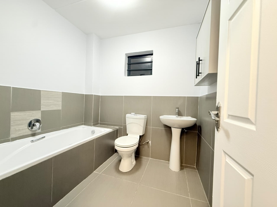 2 Bedroom Property for Sale in Parklands North Western Cape
